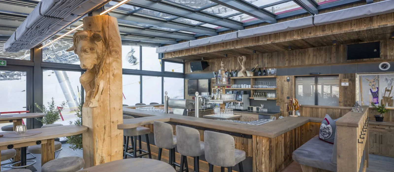 s'Ochsal – Café·Bar, gläserner Pavillon direkt an der Bergstation